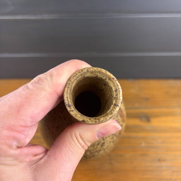 Vintage Studio Pottery Speckled Bud Vase Earth Tones Hand Thrown Ceramic Bottle - Picture 7 of 13